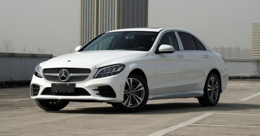 奔驰c级现在值得买吗还是等新款,奔驰c级能买到以前的老款吗