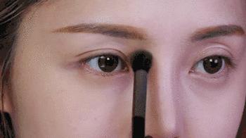 塌鼻子怎么变成方脸,五官扁平塌鼻子如何改善