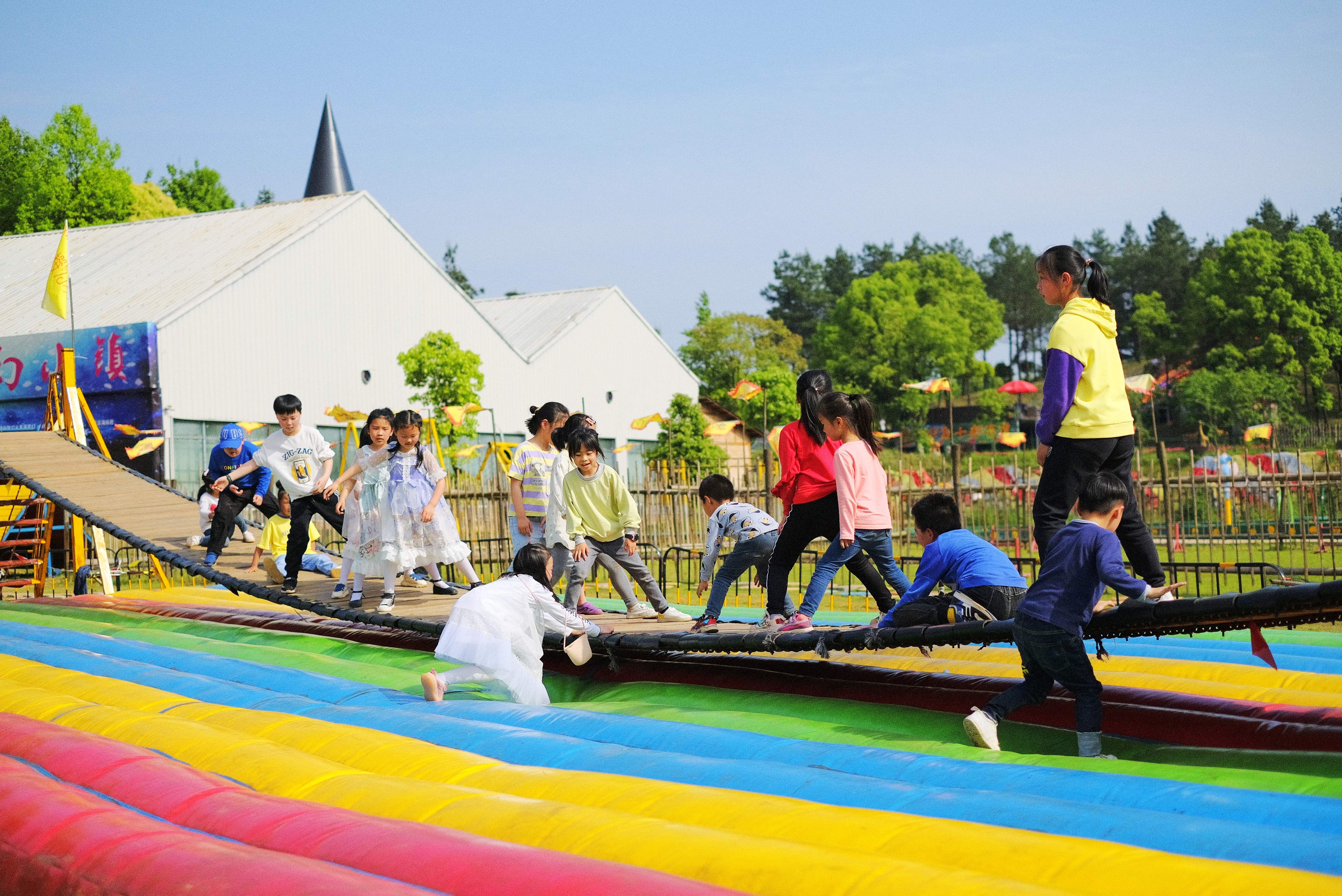 民宿一房难求,缤纷公寓活动