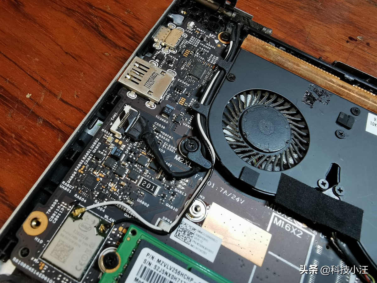 小米笔记本黑屏一秒恢复解决方法,用了几年的小米手机不经意间黑屏