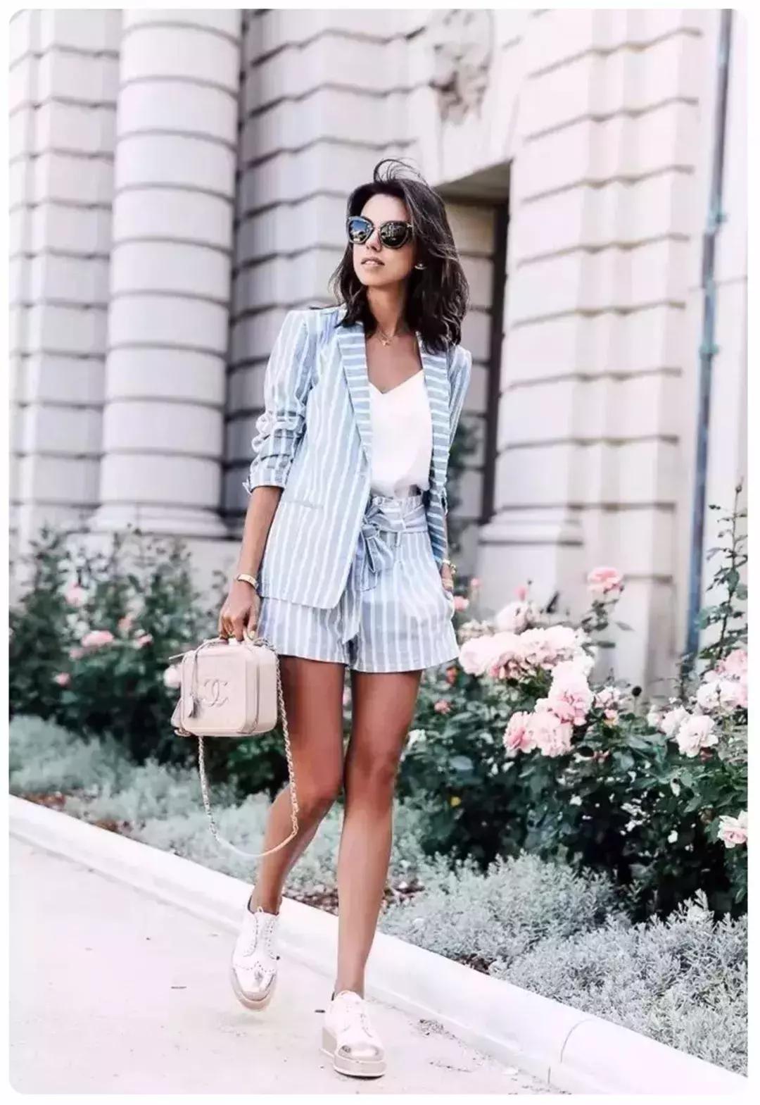 夏天穿蓝色短裤上衣穿什么好看,夏天哪几种短裤不要穿