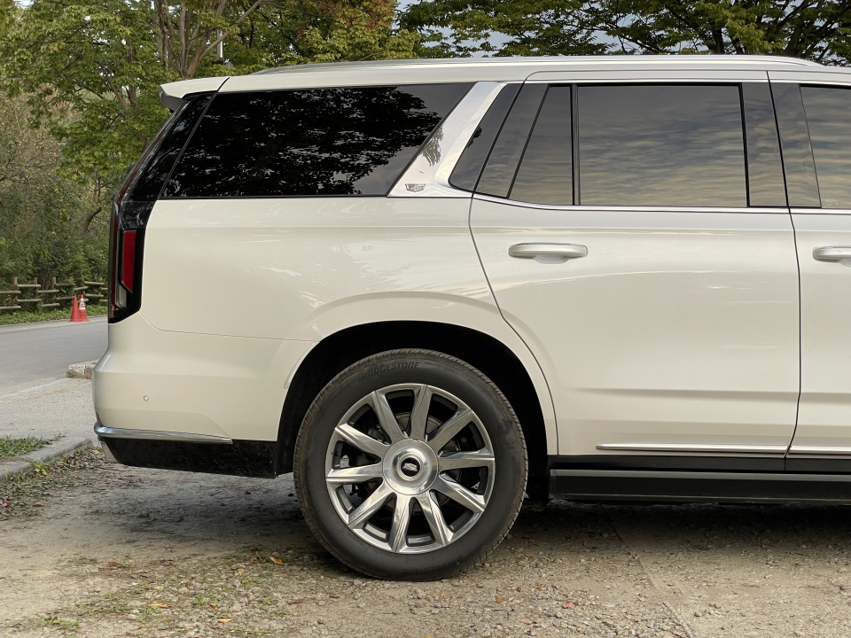 凯迪拉克凯雷德国外评测,凯迪拉克凯雷德海外