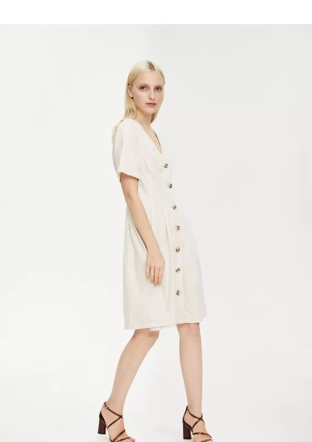 zara值得入手的连衣裙,zara新出的牛仔开叉连衣裙