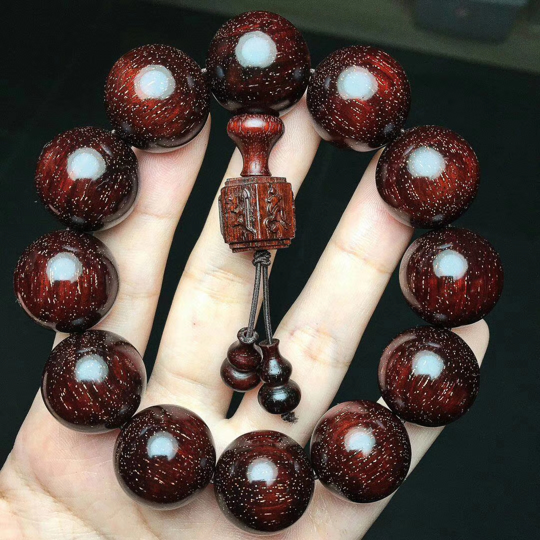 买的小叶紫檀非常亮用盘吗,你买的红木真的便宜吗