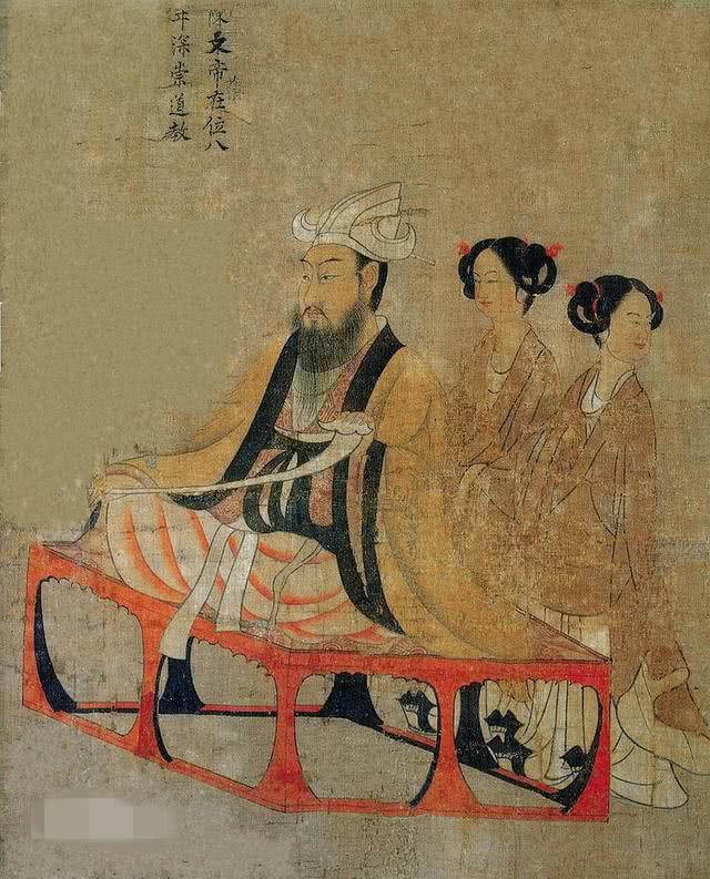 落红满地归寂中——陈后主的荒唐或许没错，反正他也改变不了什么