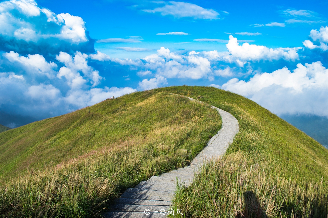 江西最美的山是庐山吗,江西绝美山峰