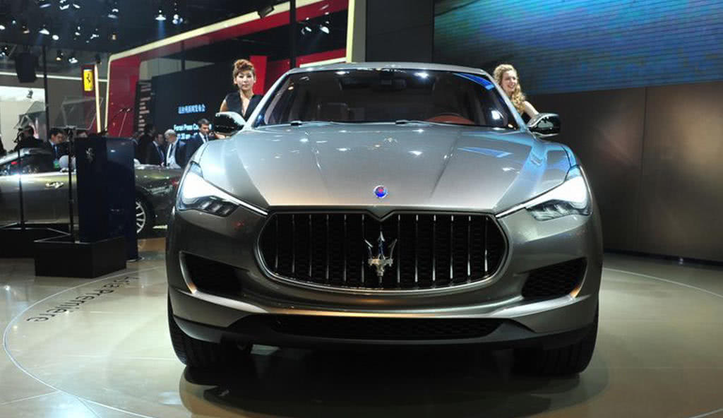 玛莎拉蒂新款小型suv报价,玛莎拉蒂grecaletrofeo和保时捷macan