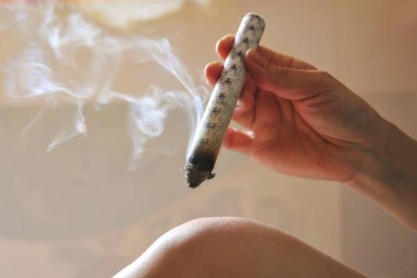 艾灸的正确使用方法有哪些,坚持艾灸的十大好处快来了解一下