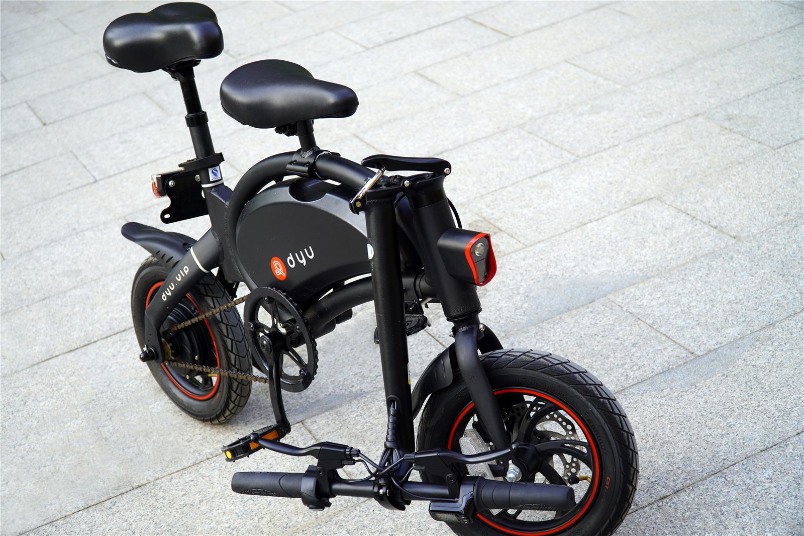 窃格瓦拉的天敌！智能出行更安全，大鱼电动车走进我的生活