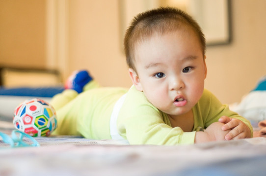 宝宝太瘦怎么增肥最快,8个月宝宝怎么瘦成皮包骨