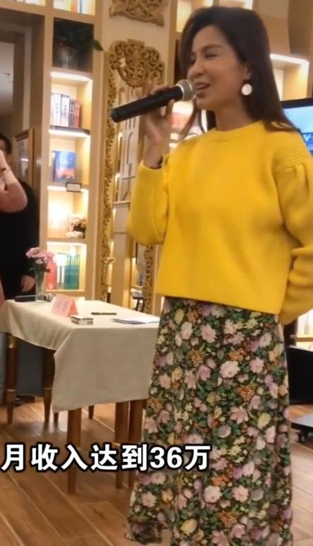 央视主持人朱迅年收入多少钱,主持人朱迅今年多少岁及家庭背景