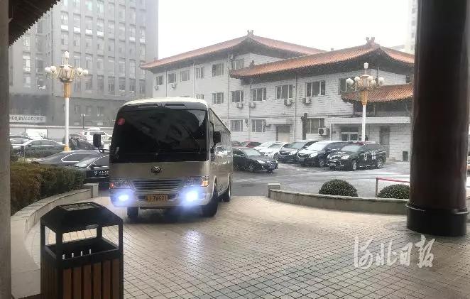 河北“*会两**时间”来了！代表委员今日抵石报到