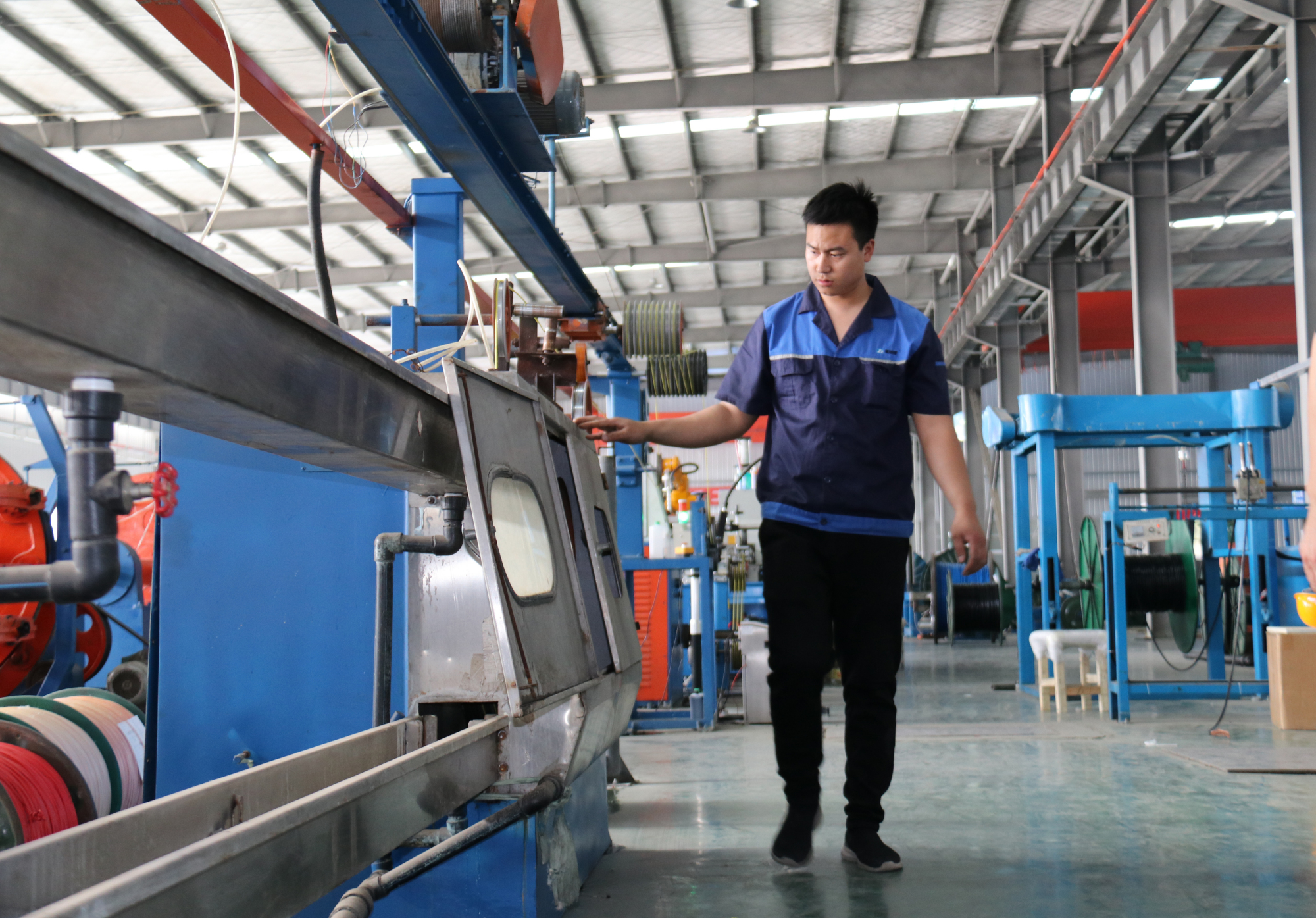 爱岗敬业在平凡的岗位上,敬业才能在平凡中发光