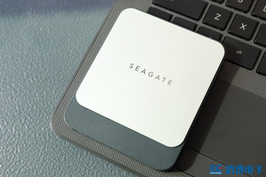 希捷新酷鱼2t固态硬盘评测,希捷酷鱼与长江移动固态硬盘对比