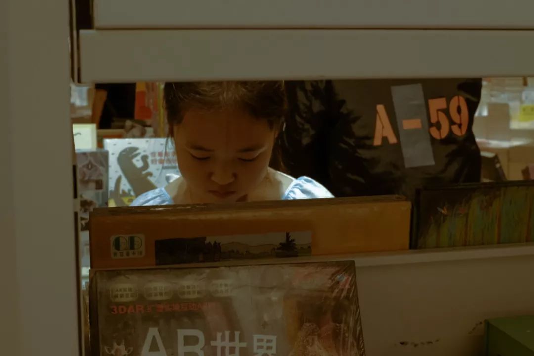 我和男朋友一起上班,我和男朋友在同一家公司实习