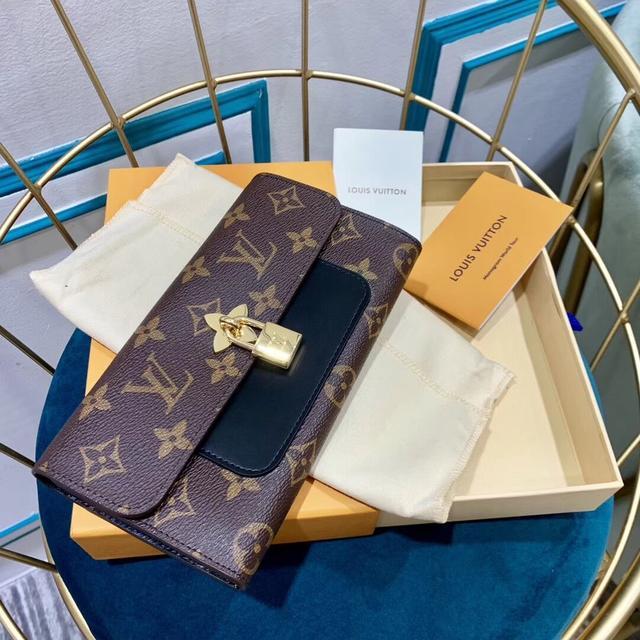 暗访全球最大假包,广州lv包包记者暗访