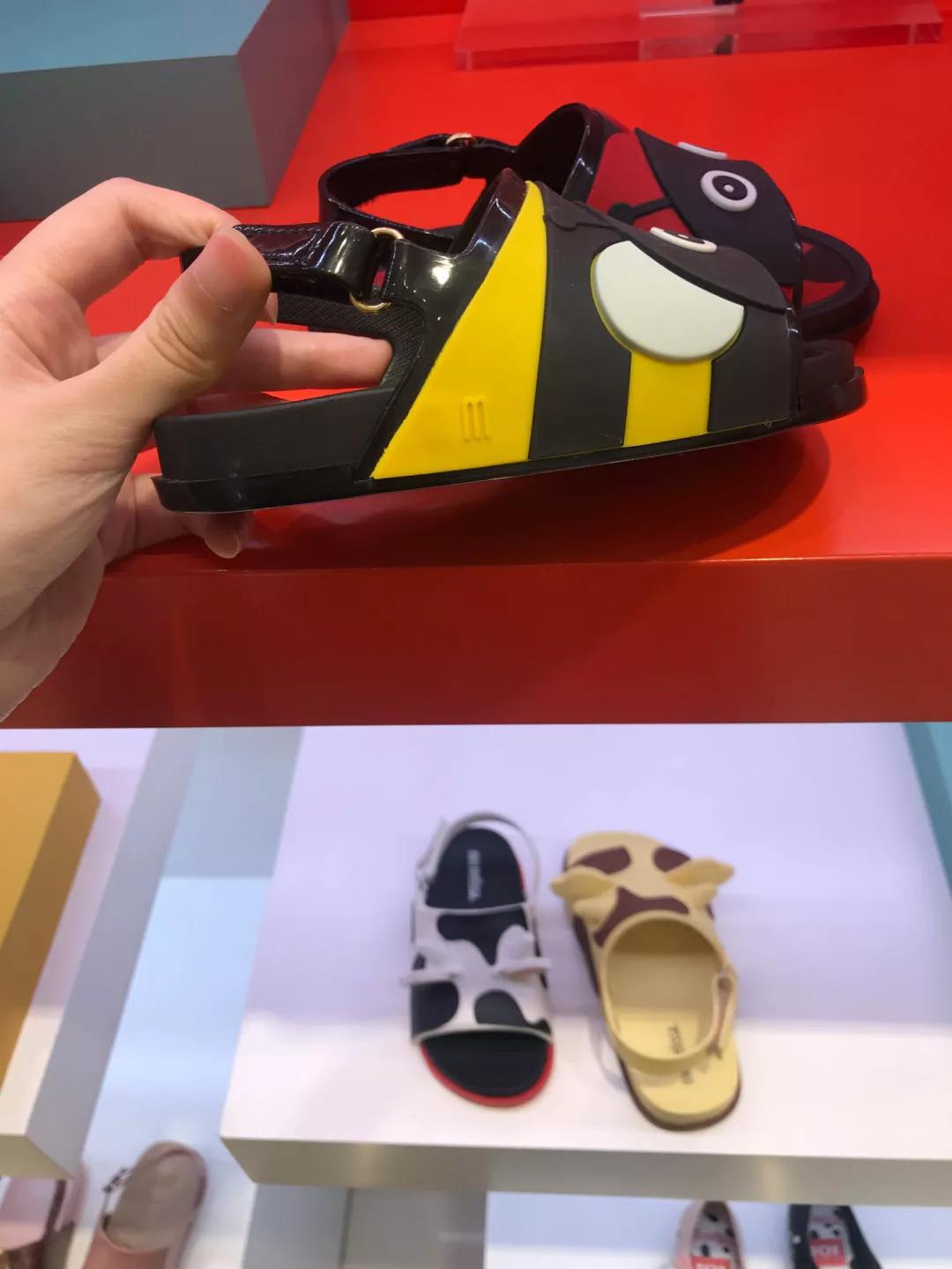 儿童凉鞋什么材质耐穿又好看,儿童凉鞋怎么推荐