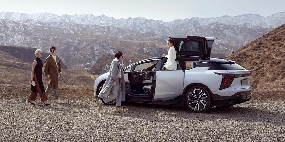 华人运通高合最新消息,高合hiphix为啥卖这么贵