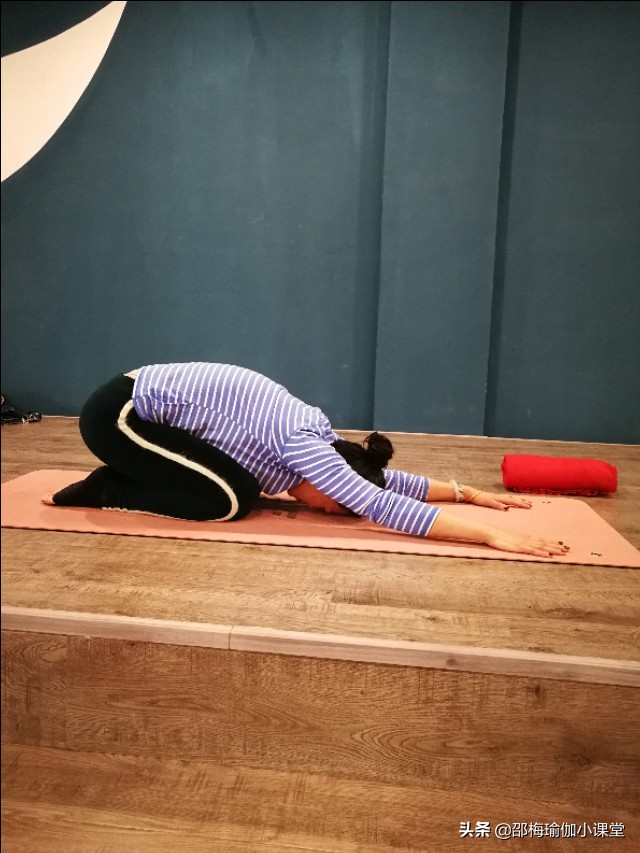 瑜伽串联体式表演完整版20分钟,哈他瑜伽体式串联60分钟编排初学