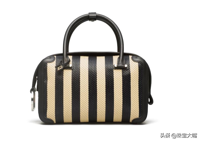 编织2022年最火的复古包包教程 (手工编织的复古包搭配)