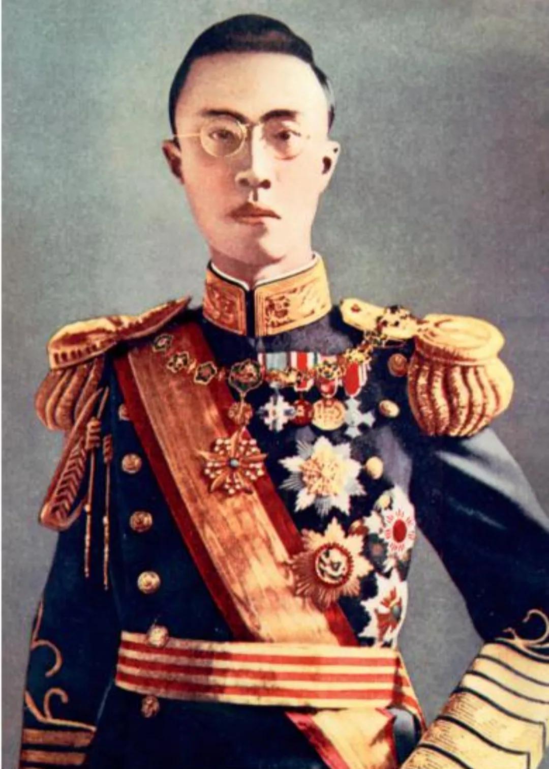 末代皇帝溥仪:丢失大清皇位,选择坐上了那肮脏傀儡的满洲帝位