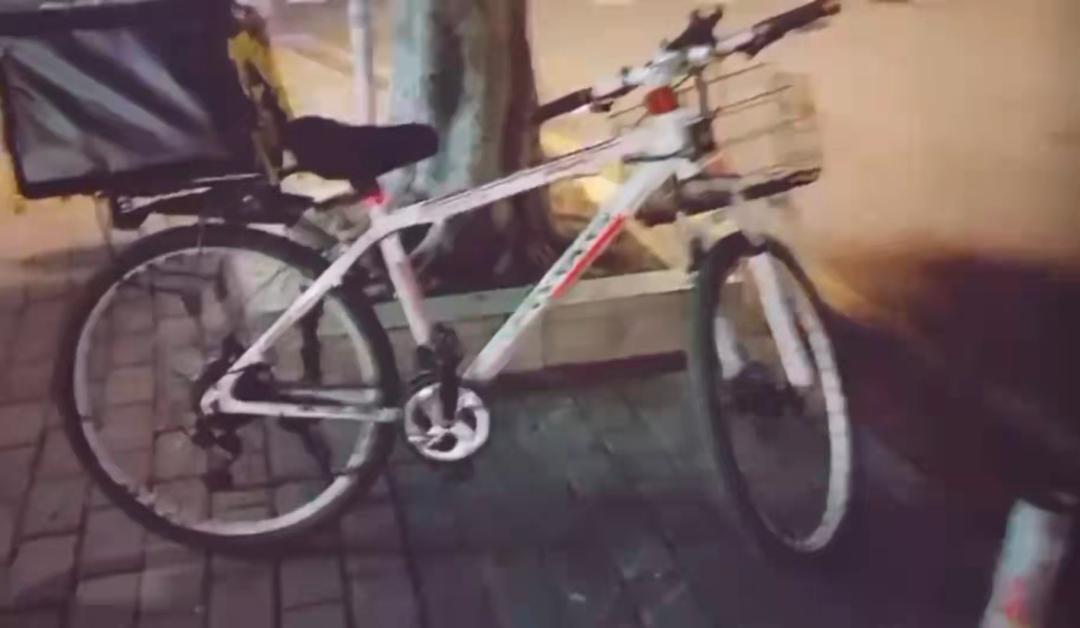 那些被负债压垮的年轻人,曾经负债累累的人们