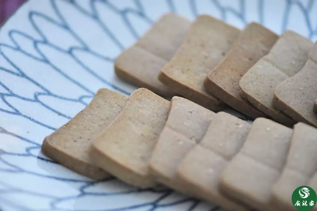 和圣八珍糕饼干,全家都能吃的养血补气粥