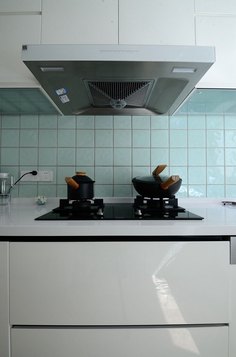 小城的生活简简单单普普通通,很向往学生时代的生活