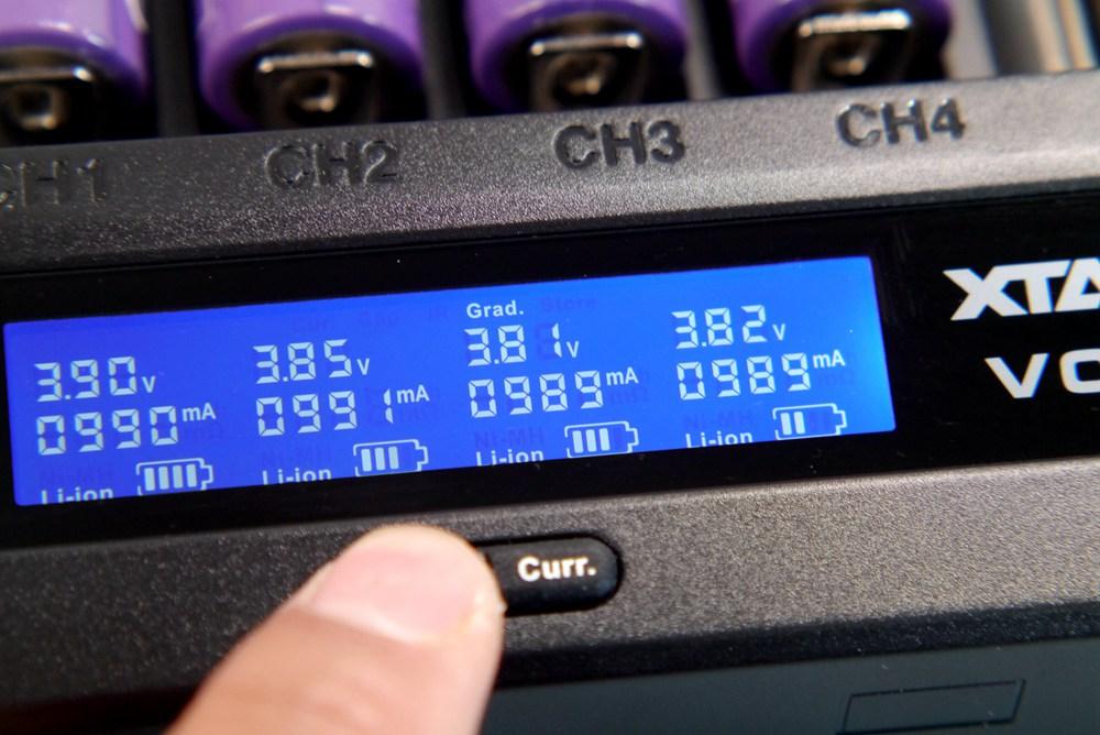 要痛痛快快地玩,就得配上这个8槽充电器才行