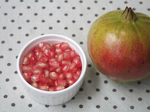 石榴盆栽的养殖方法和注意事项,室内适合养什么品种的石榴盆栽