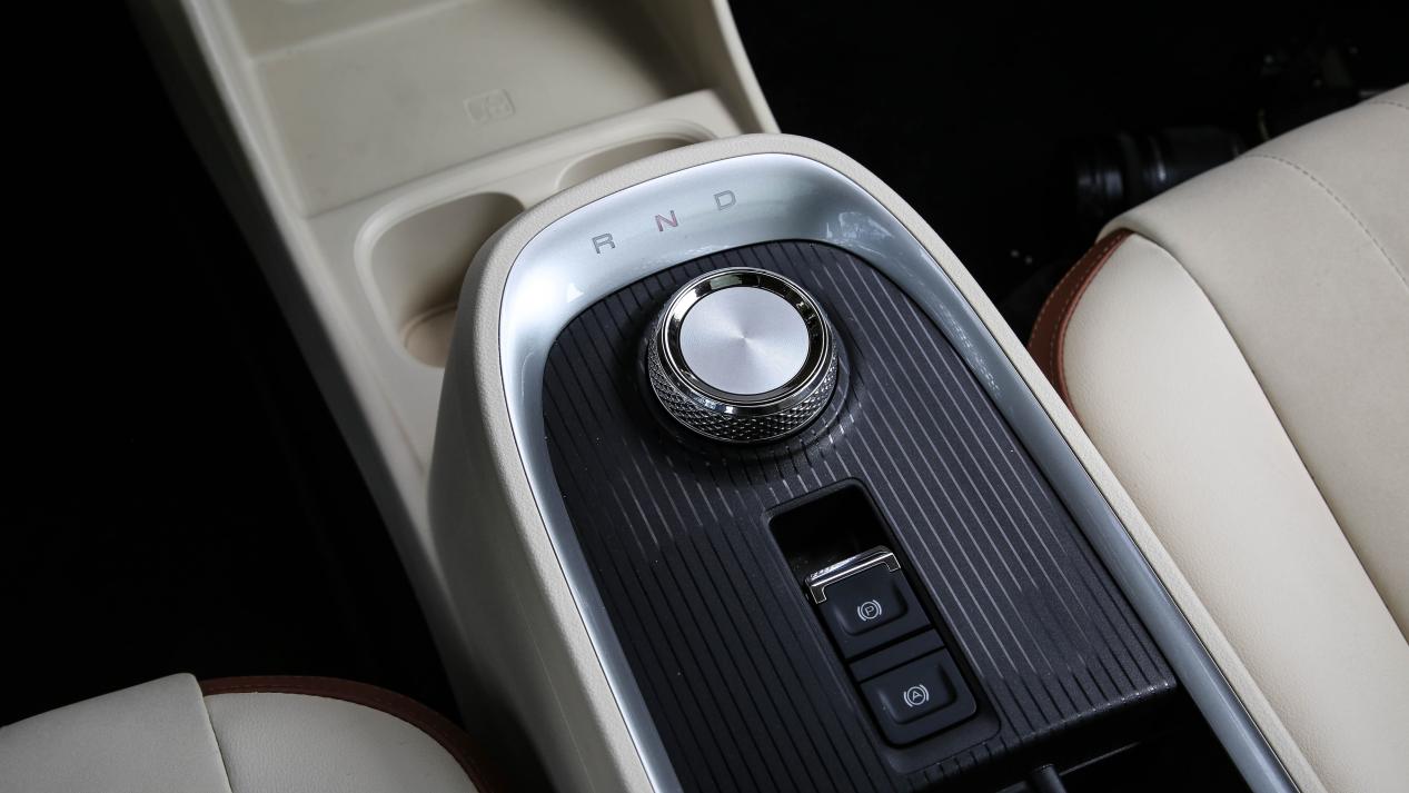 23款欧拉好猫顶配豪华版试驾,欧拉好猫经济实惠首选车型