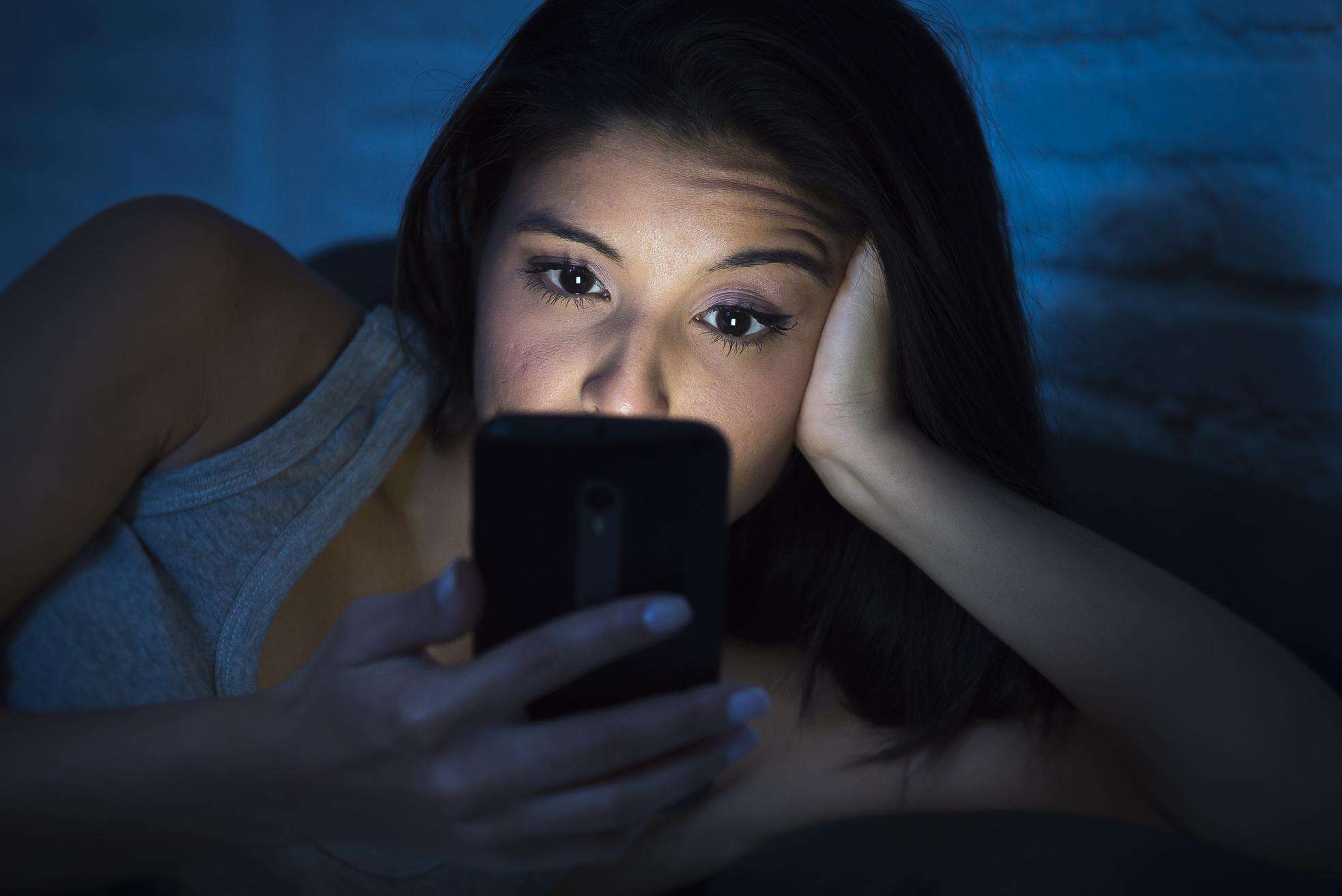 一家长高调给老师送不作为锦旗,家长对老师送锦旗后续