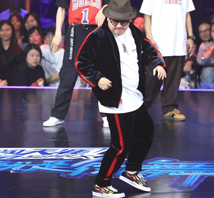 街舞2小海老师教课,这就是街舞2小海手撕粉丝