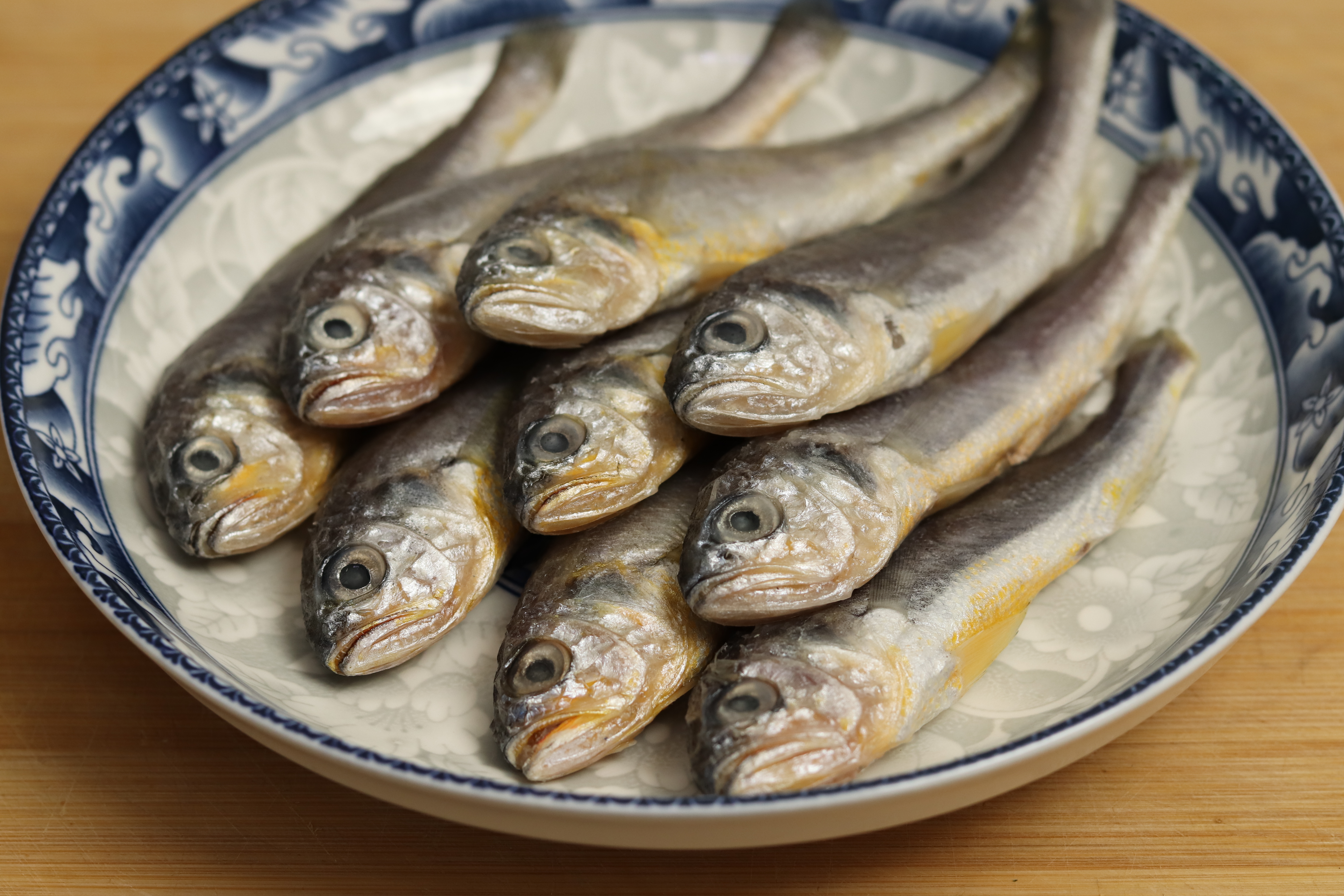 炸鱼用油跟淀粉的做法,炸鱼时用什么淀粉好