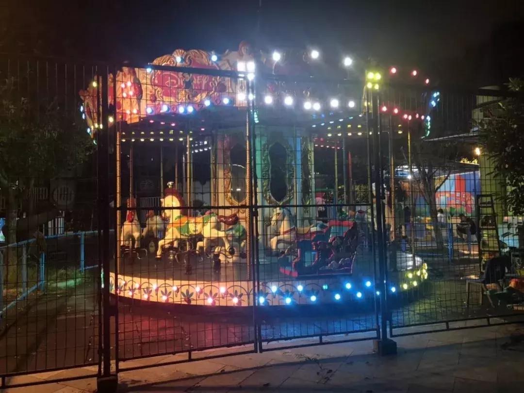 来汉*江阳**滩吧！抗“炙烤”夜跑看“纳凉”百态