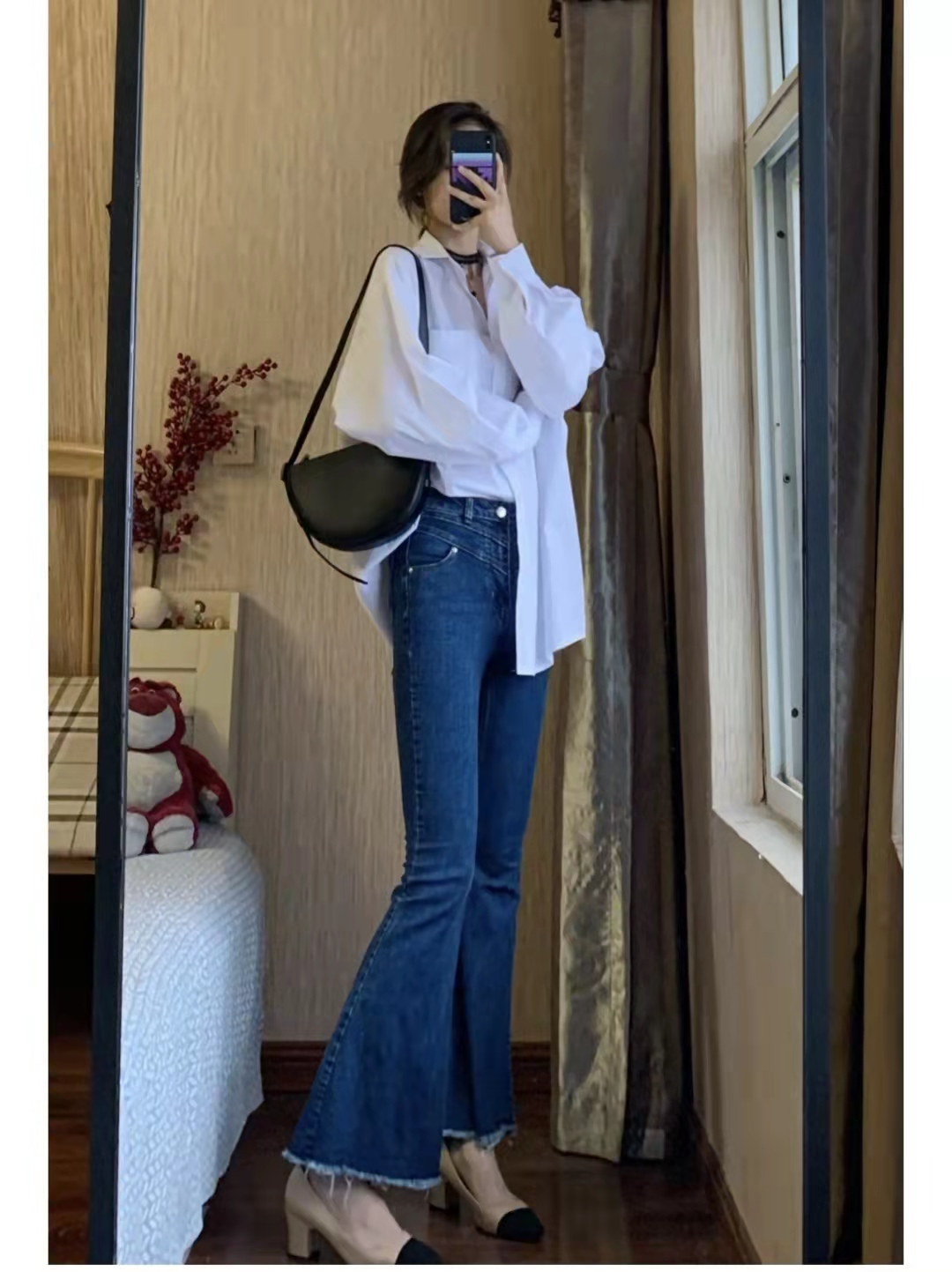 喇叭牛仔裤搭配卫衣好看吗,喇叭牛仔裤怎么搭配上衣和鞋