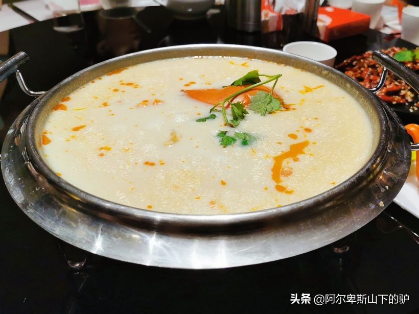 秋风起吃蟹的视频,秋风起吃蟹正当时