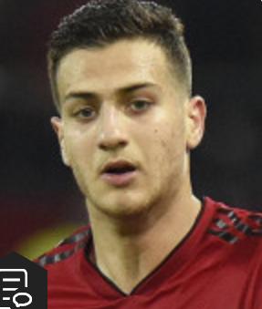 踢球者报道,足球球员转会上新闻