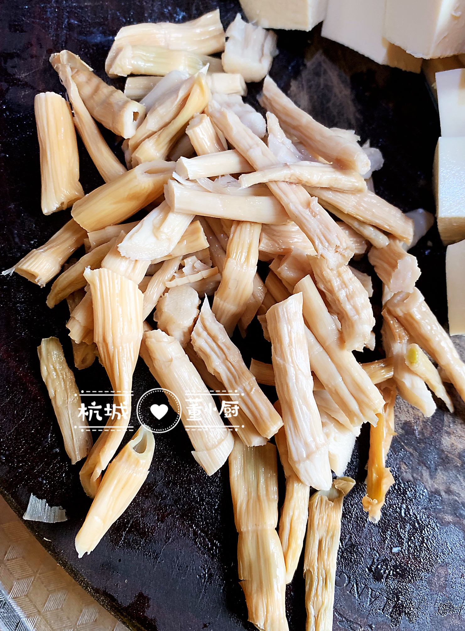 一碗菜豆腐引起的乡愁,一碗腌菜肉丝烧豆腐