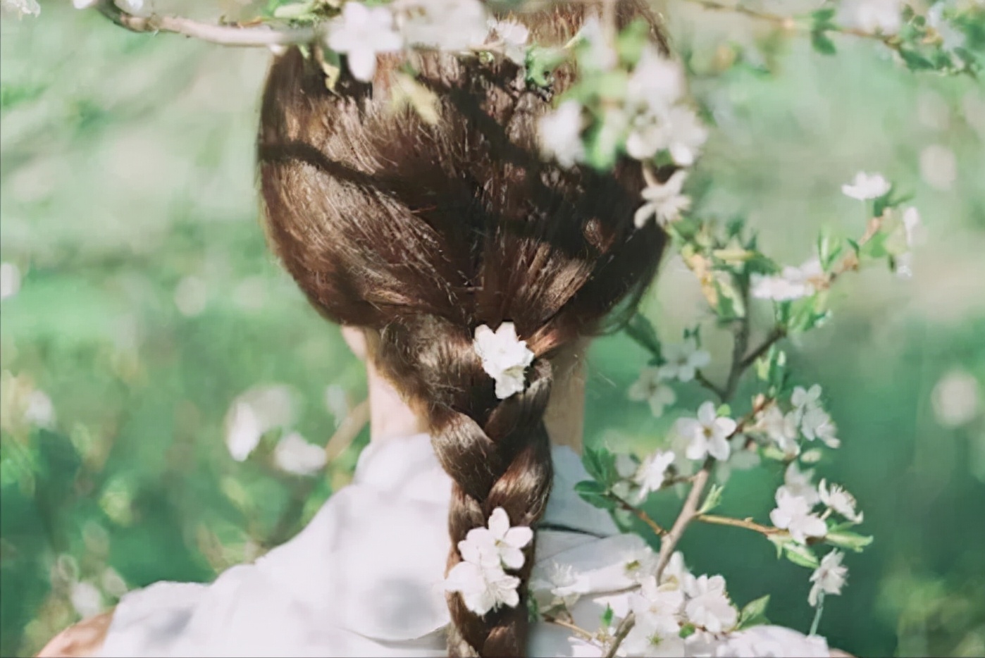 月薪6000元，老婆要我求婚买1万多的钻戒，过分吗？