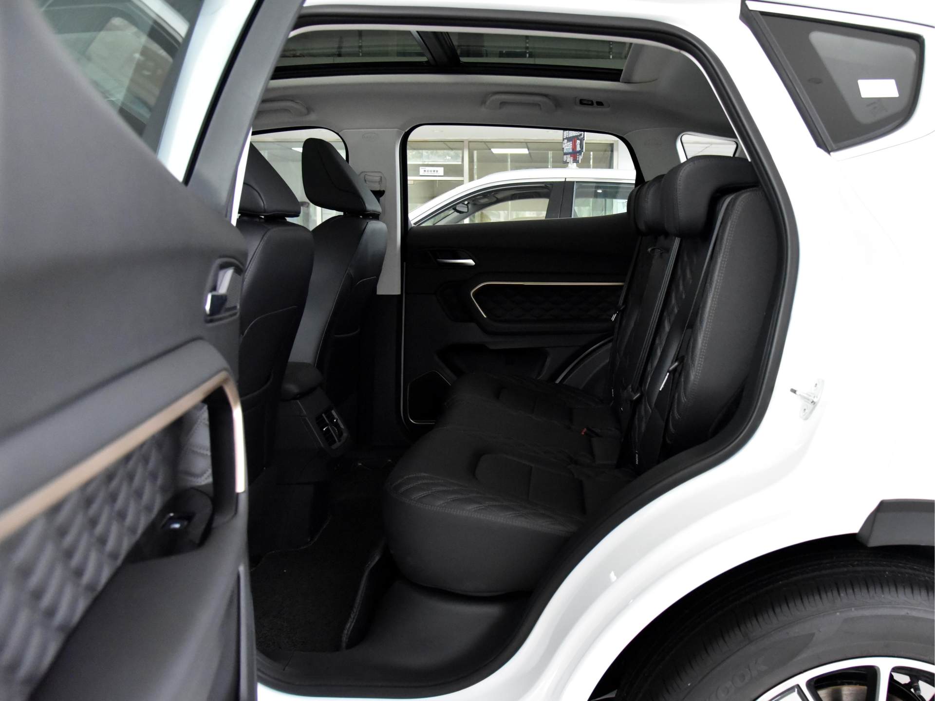 国产suv诞生新霸主哈弗h6痛失宝座,跟哈弗h6同级别的合资suv有哪些