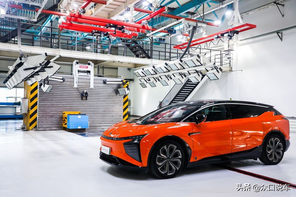 异形钢和铝合金,高合hiphix车身强度