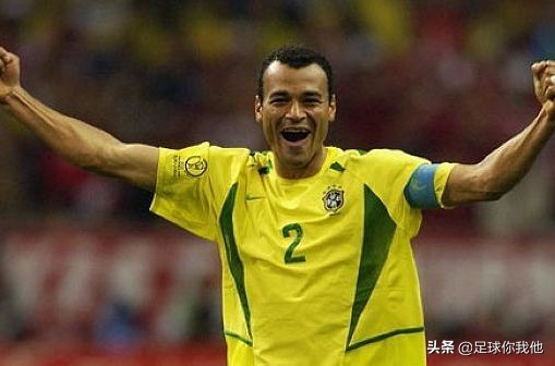 绰号和动物有关的巴西球星,巴西足球名将绰号小鸟