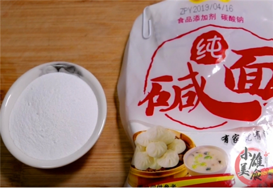 小苏打和食用碱和酵母粉怎么用,酵母粉和泡打粉小苏打有什么区别