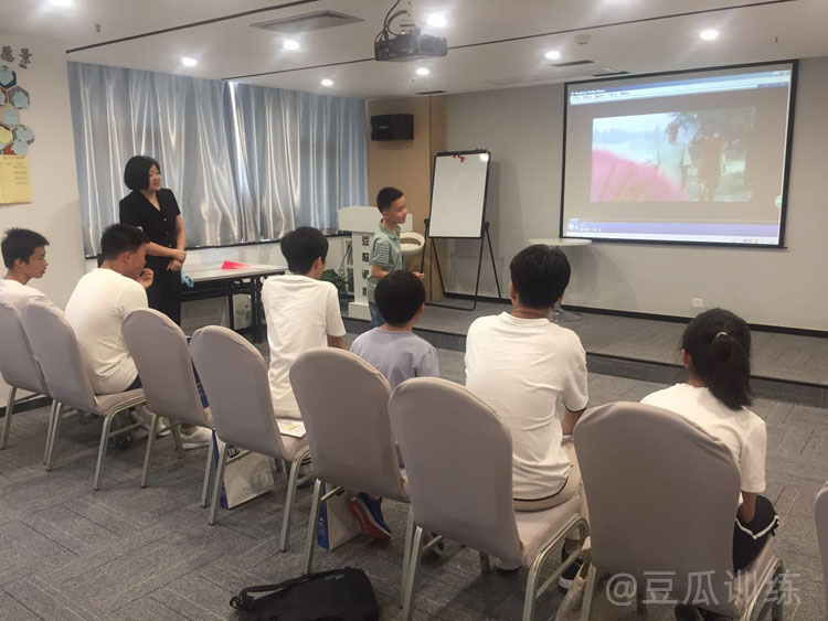 如何克服自卑心理和别人交谈,自卑心理太严重的人怎么沟通