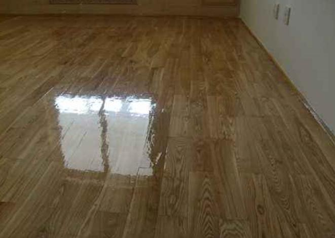 怎样给地板打蜡最好看,地板打蜡的制作方法