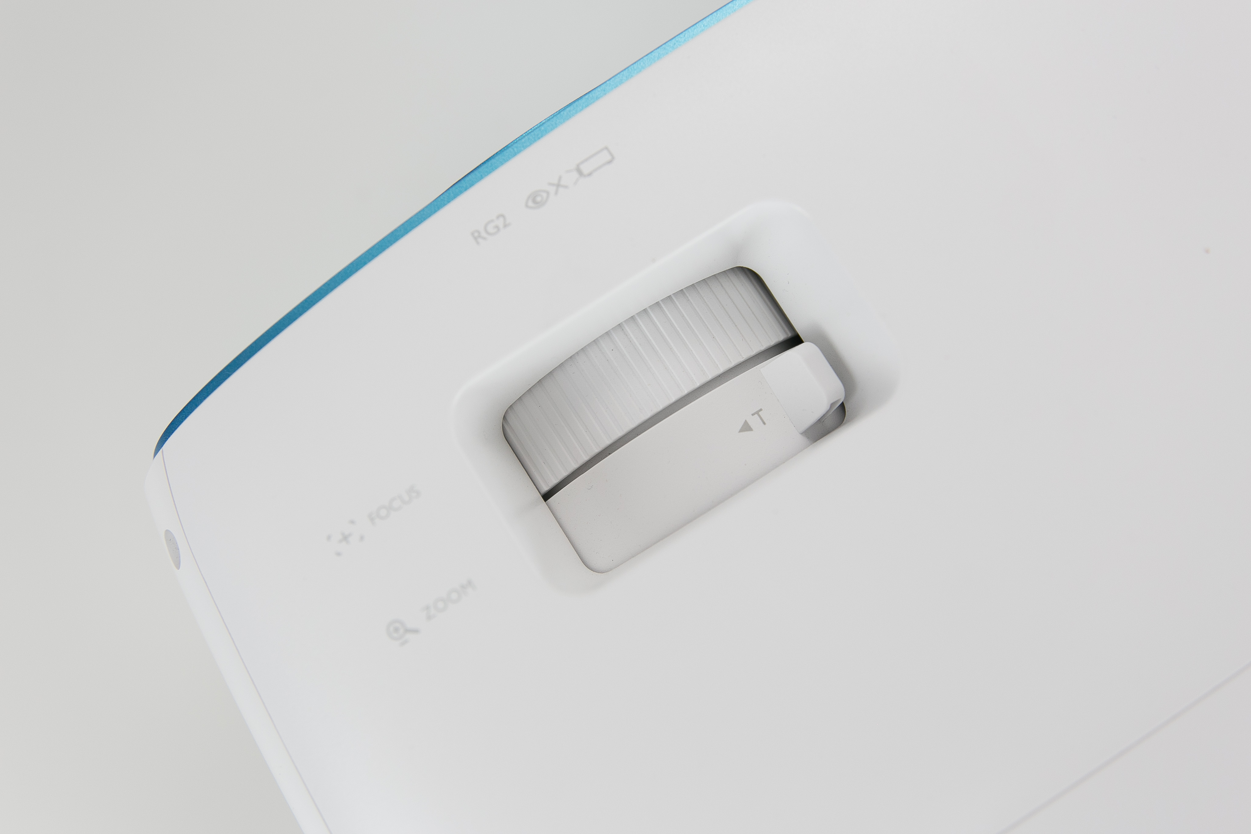 4k投影看1080p效果,全面屏对比