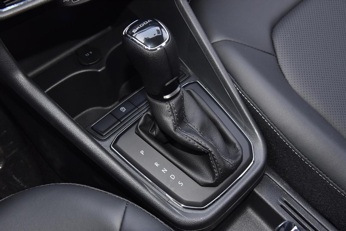 油耗低的车5万左右,油耗5.0左右的车