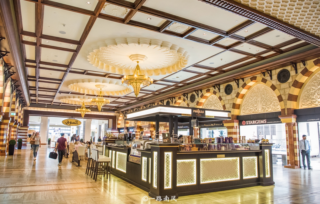 全球最大购物中心多少钱建的,全球最大的购物中心