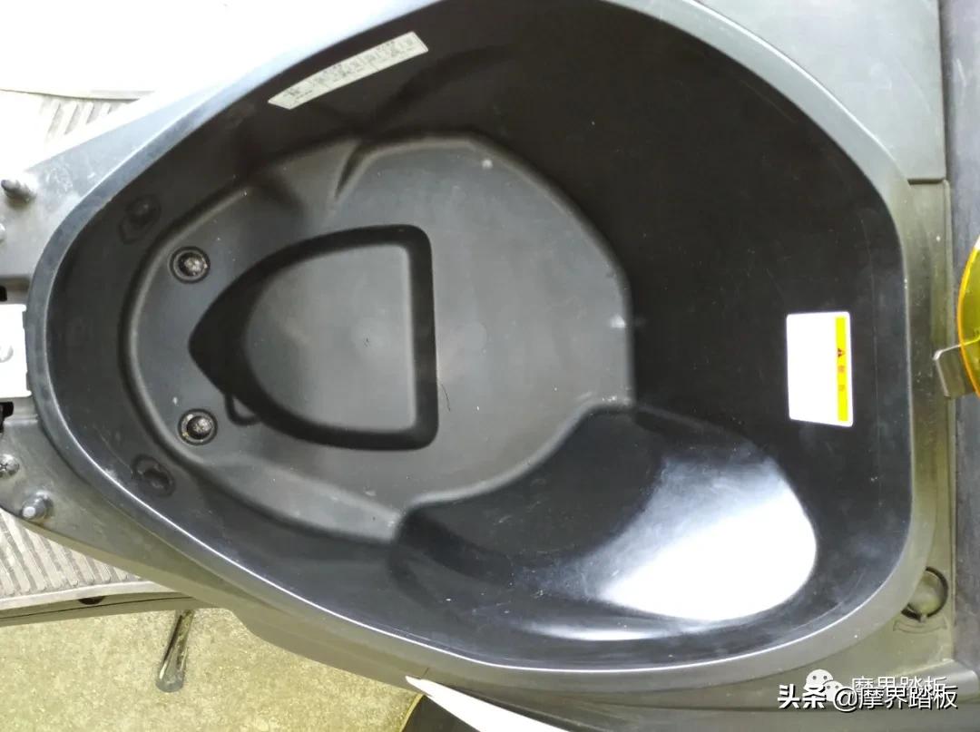 豪爵afr125和铃木新款uy125买哪个,16万公里铃木uy125适合买么